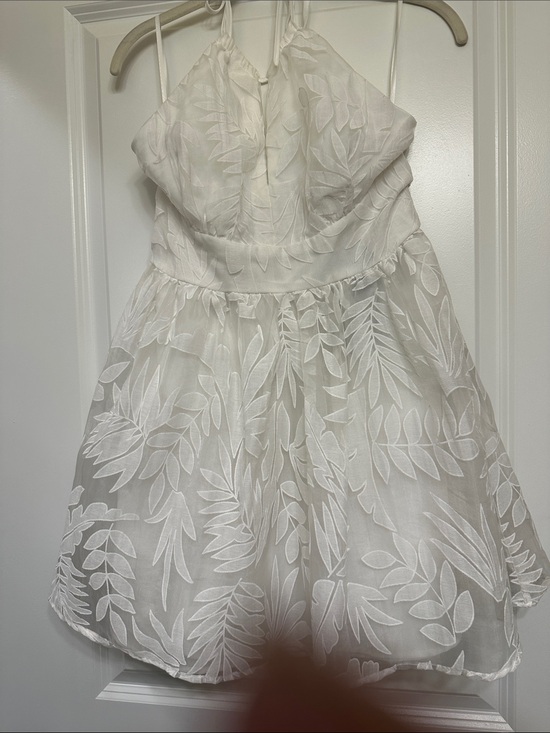 DO+BE Dresses & Skirts - DO+BE Women’s White Leaf-Embroidered Mini Halter Party Dress-NWT - Size M